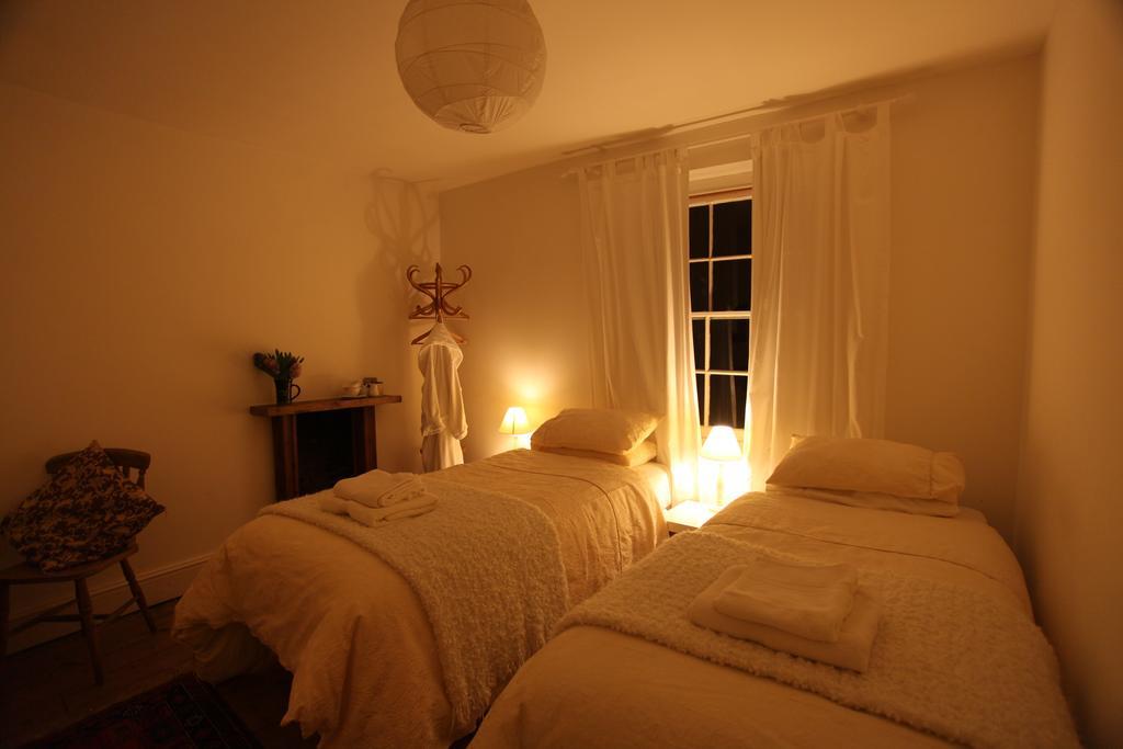 Bed and Breakfast Moon In The Apple Tree Glastonbury Pokoj fotografie